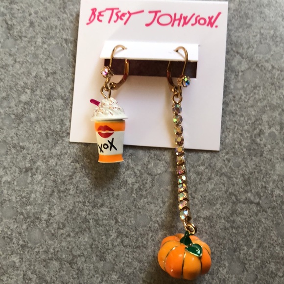 Betsey Johnson Pumpkin Spice Coffee & Pumpkin Mismatch Drop Earrings NWT - Picture 9 of 13